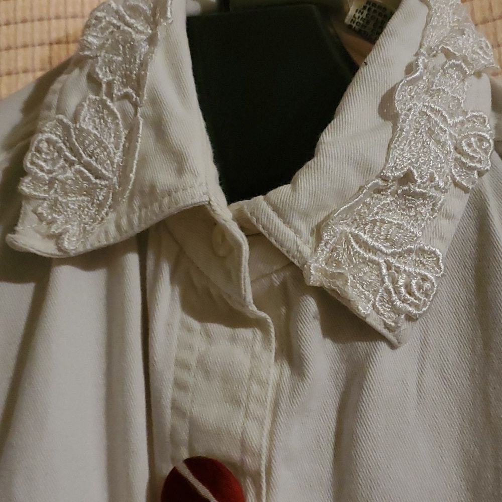 ROSETTES VINTAGE  Button Up - Picture 3 of 7